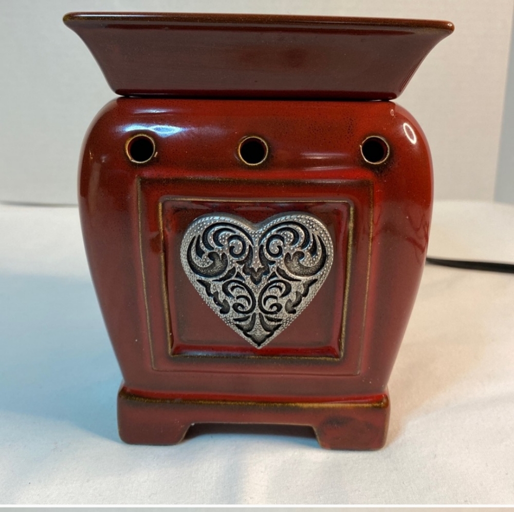 COPY - Scentsy Warmer Heartfelt - Retired New In Box Valentines Day